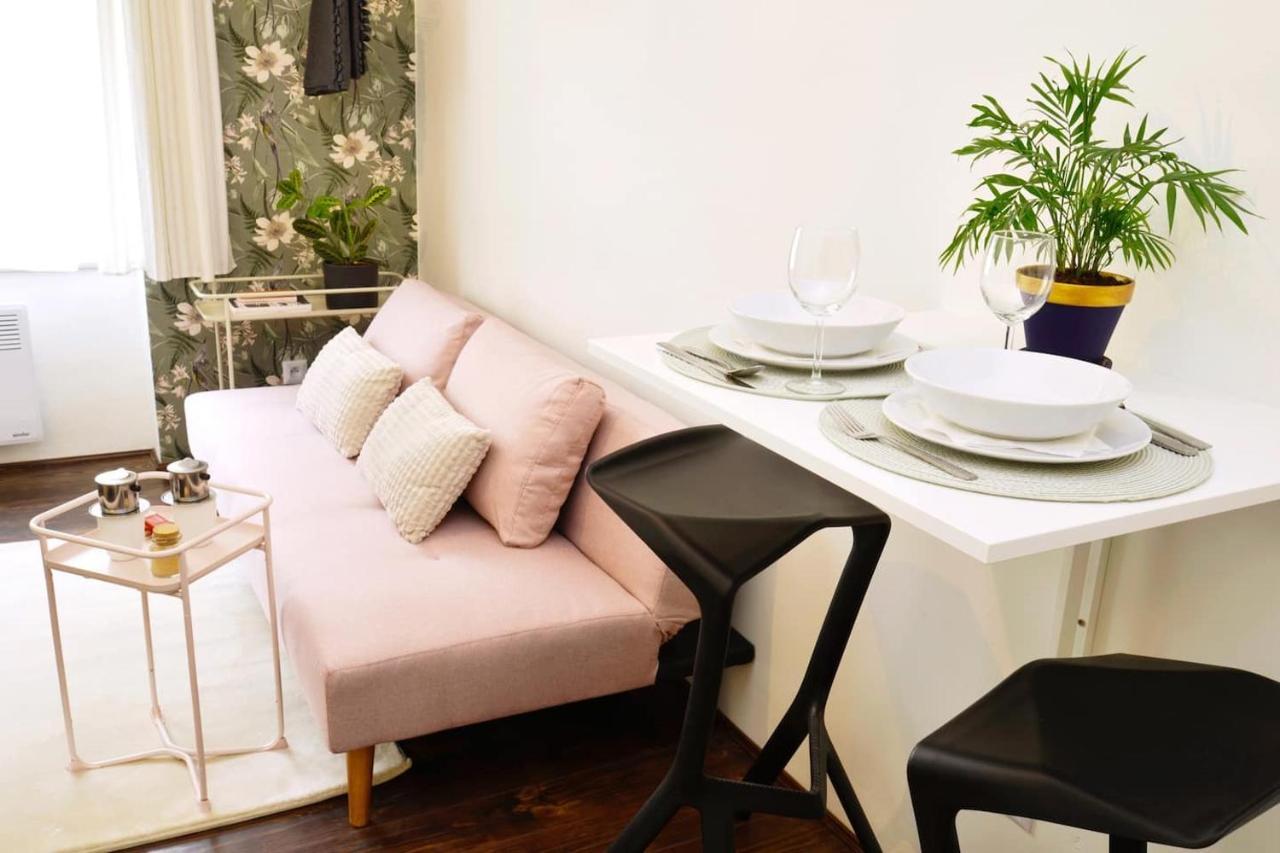 Lazy Sofa ° Apartment Hradec Kralove Ngoại thất bức ảnh