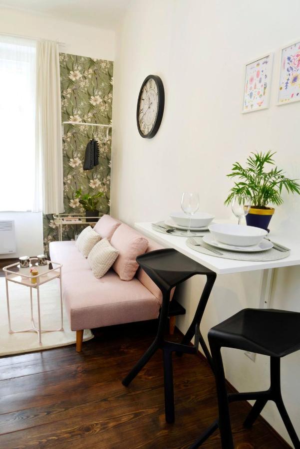 Lazy Sofa ° Apartment Hradec Kralove Ngoại thất bức ảnh
